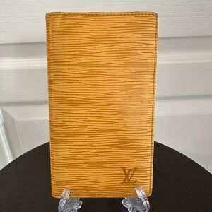 Louis Vuitton Tassil Epi Leather Long Wallet / Checkbook Cover – Authentic – EUC